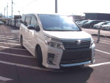 ヴォクシー 2.0 ZS 煌 