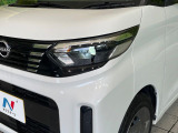 【LEDヘッドライト】悪天候や夜間走行時も良好な視界を確保し安心して運転できる高輝度LEDヘッドライトを装備!点灯速度が早く、消費電力も抑えられています。