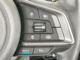 【全車速追従機能付クルーズコントロール】高速道路での長距離走行が楽に!!自動で速度を保つクルーズコントロールが、衝突軽減システムと連携し、前方の車両を感知して車間を保つように速度調節してくれます!!