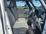 アイポイント(目線)が高く、とっても運転しやすいです!シートのヨレも無く、綺麗な状態です!
