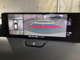 360度モニターは、4つのカメラによる前後左右・俯瞰映像でドライバーからは見えない領域の危険認知をサポート!全周囲の死角を減らし、狭い駐車場や幅寄せ、T字路の進入などの運転の安心感を高めますッ!