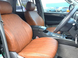 新品クラシックブラウンシートカバー装着。