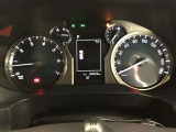 とっても見やすいメーターです。夜間時はラグジュアリーな気分にさせてくれる照明が魅力ですので、夜のドライブも楽しみになりますよ♪