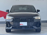 Audiの象徴であるシングルフレームグリルをよりワイドで低くシャープなデザインとすることでワイド&ローのフォルムを協調しています。