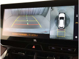 バックガイドモニターで、後方を確認しながら安心して駐車することができます。運転初心者も熟練者も必須の機能ですよ!