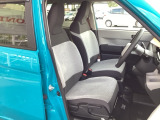 シートはフィット性も良く、楽な運転姿勢を保てます。