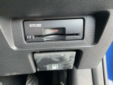 ETC2.0を装備。DSRC通信方式によって双方向通信することでカーナビと高速道路がリアルタイムに情報連携して、便利で快適なドライブ体験を提供します。