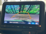 【バックカメラ】駐車時に後方がリアルタイム映像で確認できます。大型商業施設や立体駐車場での駐車時や、夜間のバック時に大活躍!運転スキルに関わらず、今や必須となった装備のひとつです!