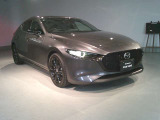 MAZDA3ファストバック 1.8 XD ドライブ エディション 4WD 