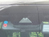 【トヨタセーフティセンス】走行中に前方の車両等を認識し、衝突しそうな時は警報とブレーキで衝突回避と被害軽減をアシスト。より安全にドライブをお楽しみいただけます。