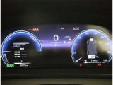 とっても見やすいメーターです。夜間時はラグジュアリーな気分にさせてくれる照明が魅力ですので、夜のドライブも楽しみになりますよ♪