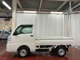 【スマートアシスト搭載車】 衝突回避支援ブレーキ機能(対車両・歩行者)、衝突警報機能(対車両・対歩行者)、誤発信抑制制御機能などの機能で安全な運転をサポートします。