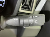 【オートライト】車外の明るさに応じて自動的にライトの点灯・消灯をしてくれます