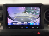 バックモニター付きで、車庫入れやバック時の後方確認をサポート。