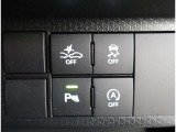 VSC(Vehicle Stability Control)付です。 横滑りを防止する装置です。 万が一の時に作動する、安全のための装置です。