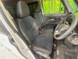 運転席シート廻りは使用感も少なく、良好な状態となっています。丁寧に使われていたことがよくわかりますね。