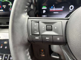 ハンドル左側のスイッチでオーディオの操作が可能なので、運転中でも楽に調整できます(^^♪