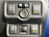 【エマージェンシーブレーキ】走行中に前方の車両等を認識し、衝突しそうな時は警報とブレーキで衝突回避と被害軽減をアシスト。より安全にドライブをお楽しみいただけます。