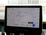 DCM(専用通信機)を装備したコネクティッドナビです。なお無償でのご利用期間は限定(令和10年3月まで)されています。詳しくは営業スタッフにお問い合わせください。