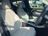 VOLVOのシートは人間工学に基づいた設計となっており長時間の運転でも疲れにくいと定評があります。
