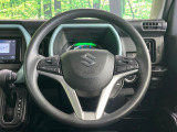 インテリアに合わせたデザインのステアリングは、運転される方のことも考え、運転しやすい形状、大きさです。是非一度、実際に触ってお確かめください。