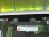 【スズキ セーフティサポート】走行中に前方の車両等を認識し、衝突しそうな時は警報とブレーキで衝突回避と被害軽減をアシスト。より安全にドライブをお楽しみいただけます。