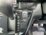 オ-トブレーキホールド搭載。信号待ちなどブレーキを踏んで停車した後に、ブレーキペダルから足を離しても、ブレーキ力を保持するので、足の疲れを軽減します。