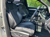 人間工学に基づいて設計されたシートは車のもっているドライビングフィールを存分にドライバーに伝えてくれるクオリティの高い仕上がりとなっています。