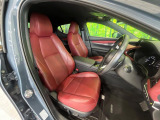 運転席シート廻りは使用感も少なく、良好な状態となっています。丁寧に使われていたことがよくわかりますね。