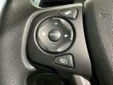 ステアリングにオーディオ操作スイッチが付いています。オーディオ画面に直接タッチしなくても操作が出来ますので、運転に集中できます。