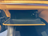 グローブボックス、2.0ETC車載器装備