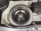 今ではオプションになってしまったスペアタイヤが装備されています。万が一の時に役立ちます☆☆