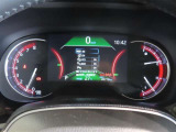 メーター中央には、マルチインフォメーションディスプレイを塔載しています。運転をサポートする情報を表示してくれます☆