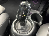●MTモード付きAT:通常は自動でおこなわれる変速(ギアチェンジ)をドライバーの操作によって意図的に変えられるシステムです。より一層普段のドライブをお楽しみいただけます!