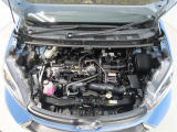 車にとって、とても大切な部分のエンジンルーム。綺麗に清掃済みで安心です。