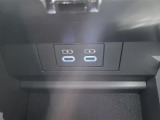 充電USBポートも充実しています。