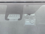 【トヨタセーフティセンス】走行中に前方の車両等を認識し、衝突しそうな時は警報とブレーキで衝突回避と被害軽減をアシスト。より安全にドライブをお楽しみいただけます。