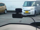 勿論、後ろ側のドライブレコーダーも付いていますので、流行の煽り運転対策もできています♪