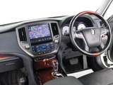 使いやすさや安全性を追求したステアリング周り!高級車ゆえにスイッチ類が多いのも特徴ですね!考え尽くされた配置ですぐに使いこなす事が出来ますのでご安心下さい!是非、体感してみて下さい!!