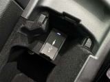 充電用USB端子付き。スマートフォンなどの充電に便利です。