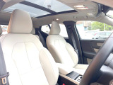 VOLVOのシートは人間工学に基づいた設計となっており長時間の運転でも疲れにくいと定評があります。