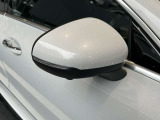 納車前整備は、メルセデスベンツ国際認定メカニックによる最新の検査ライン等の施設が充実した当社工場で入念に行います。メルセデス・ベンツの定める厳しい基準をクリアしたお車のみをご案内させて頂きます。