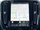 【Google搭載ナビ】Googleのアプリケーションとサービスがビルトインされ、スマートフォンと同じように車両を直感的に操作できます。Googleマップで音声操作や最新の交通情報を知ることが可能です