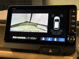 リバースギアに入れるだけで後方の表示へ切り替わります。夜間や雨の日の駐車も楽になりますよ。