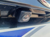 バックカメラが付いているので後方確認が非常にしやすいです。今や運転初心者も熟練者も必須装備!ついていて損はないですね♪
