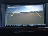 バックカメラ装備しております。駐車時に大変役に立ちますよ。駐車が苦手な方にも便利機能です。