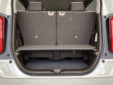 アイデア次第でいろいろな使い方ができる広くて使い勝手のいい荷室。