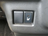 運転席にはシートヒーターが装備されています。寒い冬に使うととても快適です。