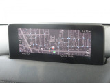 マツダコネクトの10.25インチワイドセンターディスプレイです。『Android Auto』『Apple CarPlay』や独自のコネクテッドサービスに対応したインターフェイスシステムです。