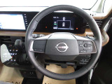 運転が楽しくなる明るく開放的な運転席まわりです。